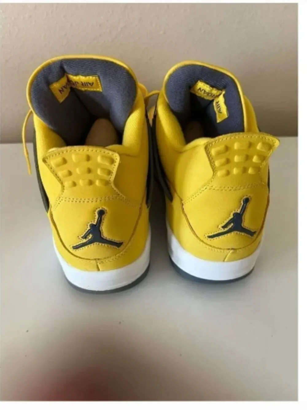 Air Jordan 4 lightning yellow